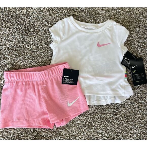 ❤️Nike Baby Girl 2Pc Dri-Fit Set 12M - Picture 1 of 6